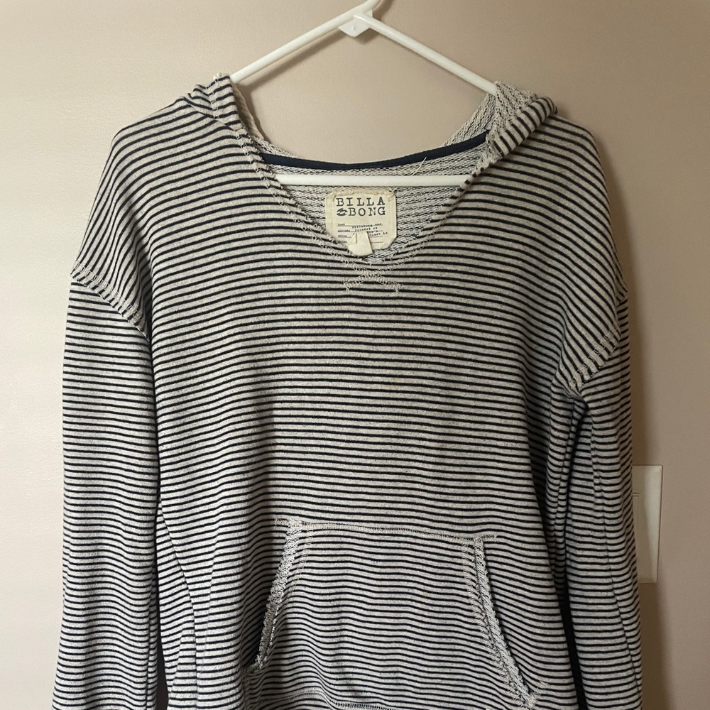 BILLABONG DISTRESSED HOODIE